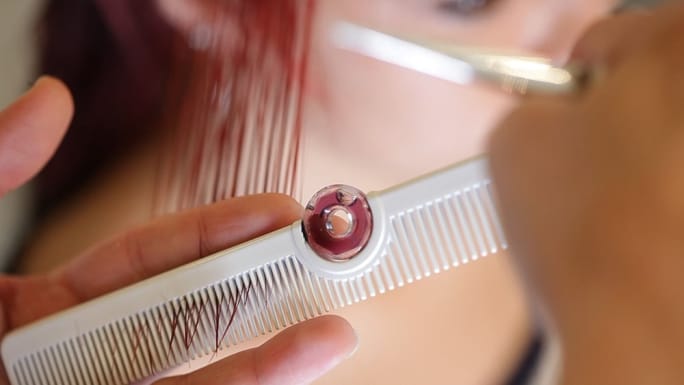 A Comb Designed as an Aid For Accurate Cutting