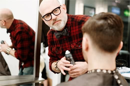 Inspired by the Daymaker Movement, Anthony Lickteig of Juut Salonspas, is attentive of every detail of customer service.