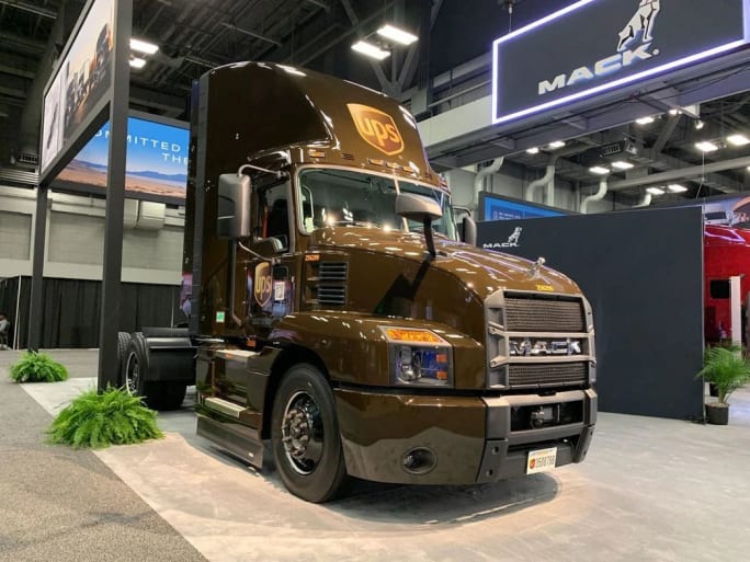 Mack natural gas Anthem tractor. 