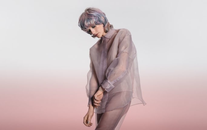 A model with pastel haircolor