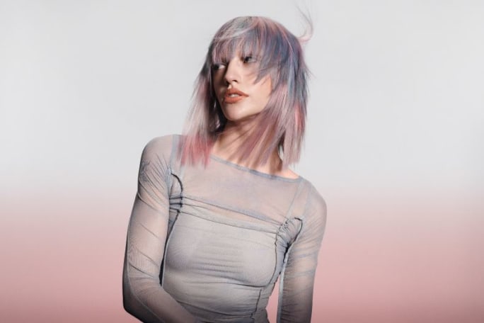A model with pastel haircolor