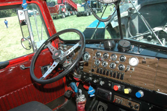 Kenworth W900 interior.