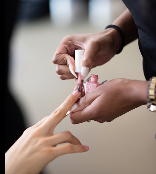 Celebrity Manicurist Naomi Gonzalez-Longstaff Launches Polish Line