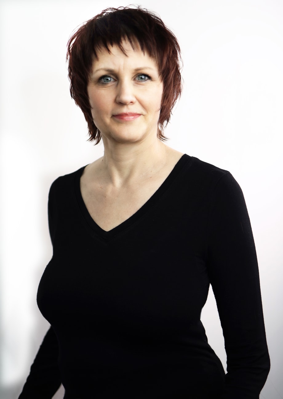 Stylist Gives Wife a New Haircut Each Day Over 5 Days