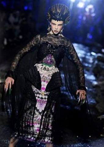 Fall 2010 Nail Trends from Fashion Week