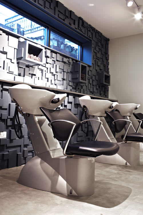 Salon of Distinction: Sine Qua Non Salon, West Town