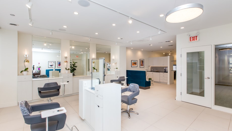 SALON TOUR: Platinum 34