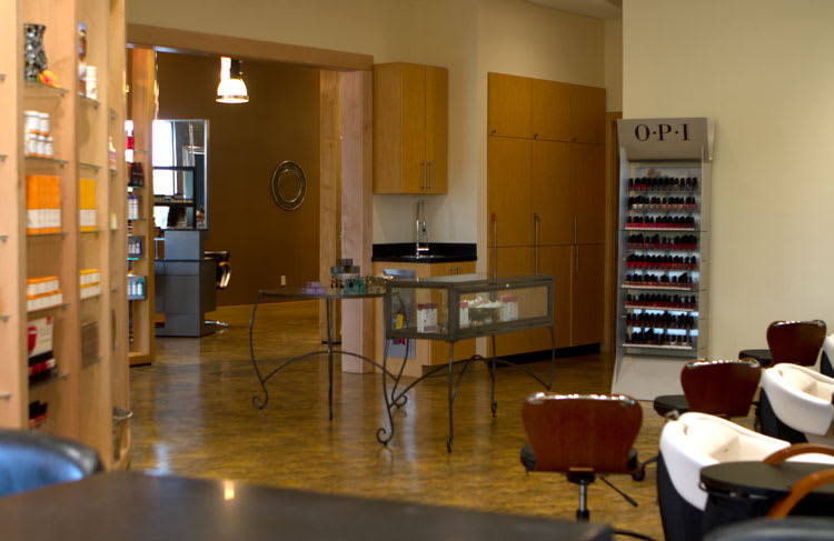 Salon of Distinction: LesliJon Salon