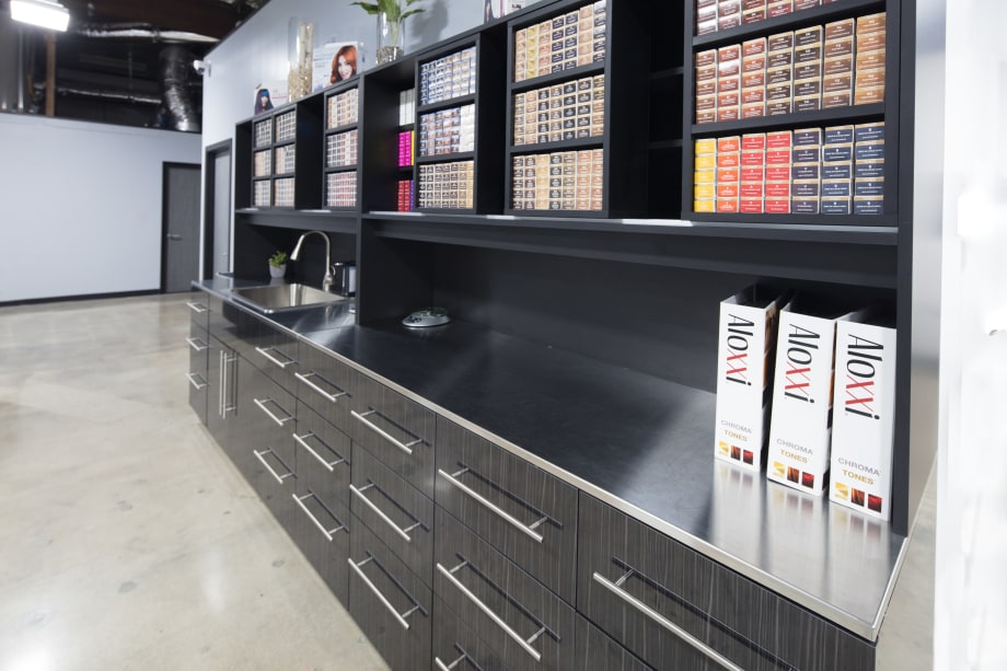 Aloxxi Opens New Hollywood Studio
