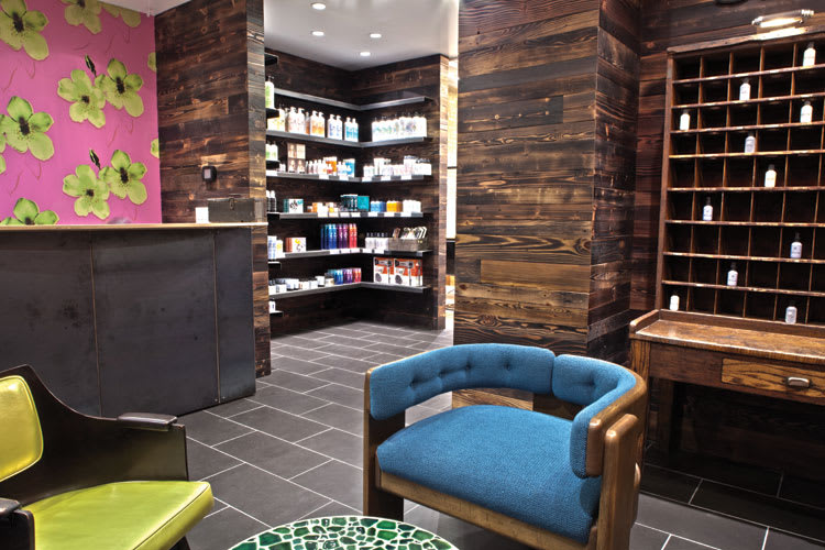 Salon of Distinction: Sine Qua Non Salon, West Town