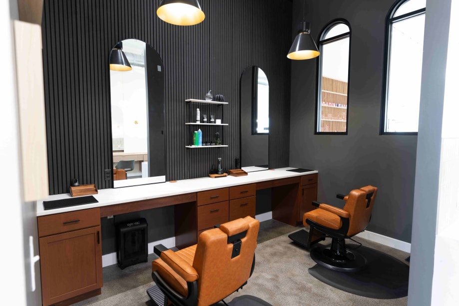 A Modern, Luxury, Homey Vibe in Eastern Iowa