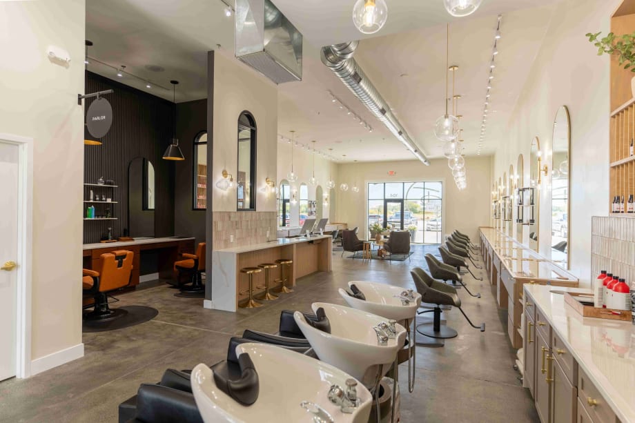 A Modern, Luxury, Homey Vibe in Eastern Iowa