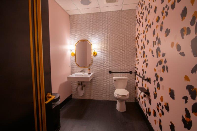 Small Spaces: A Tour of Salon Bathrooms