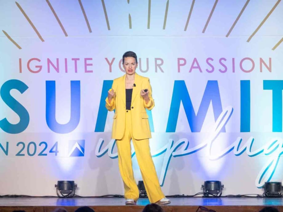 Salon Leaders Unplug in Cancun with Summit