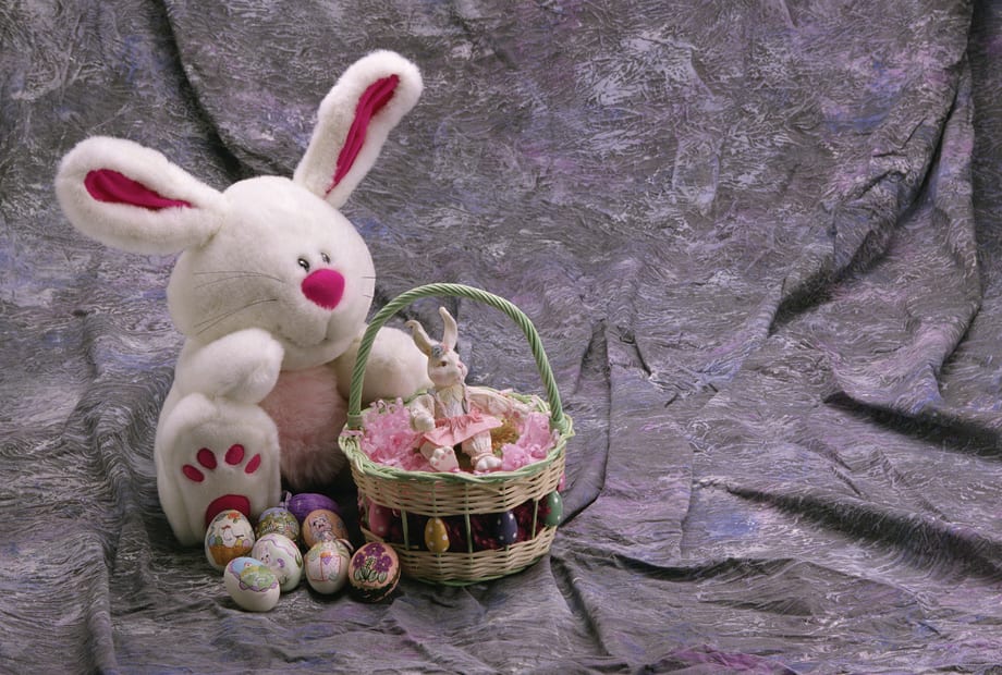 More Than Window Dressing: How to Create Enticing Window Displays