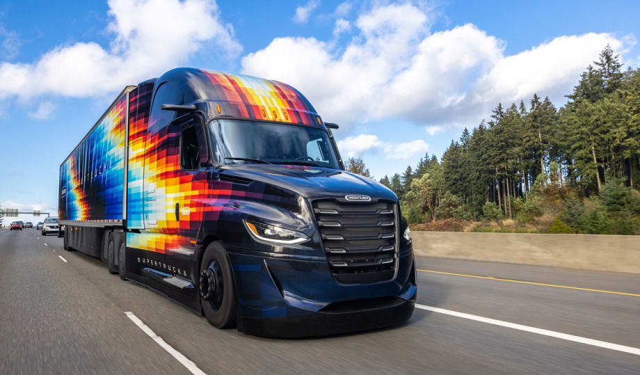 DTNA’s SuperTruck II Separates the Practical from the Possible