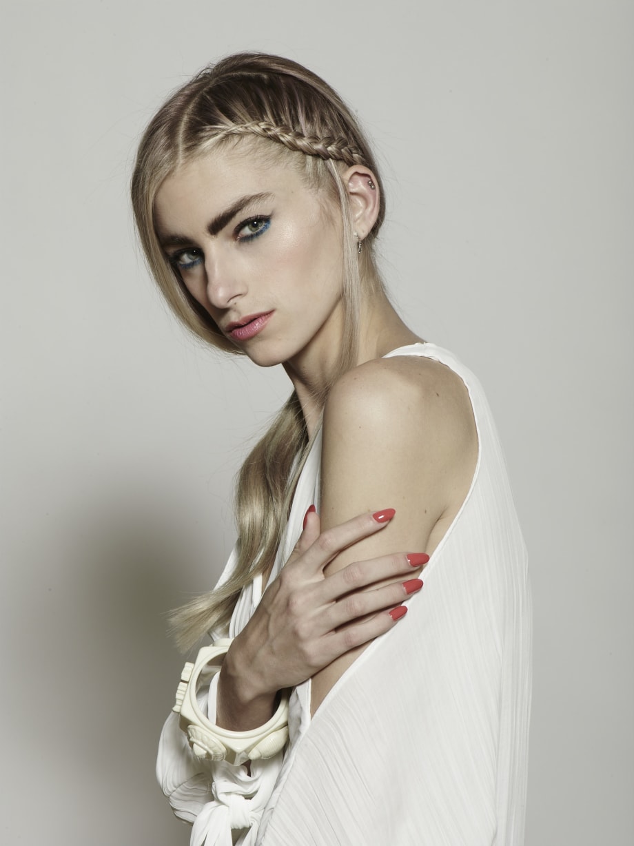 Summer Squad: Modern Blonding by L’Oréal Professionnel Artists