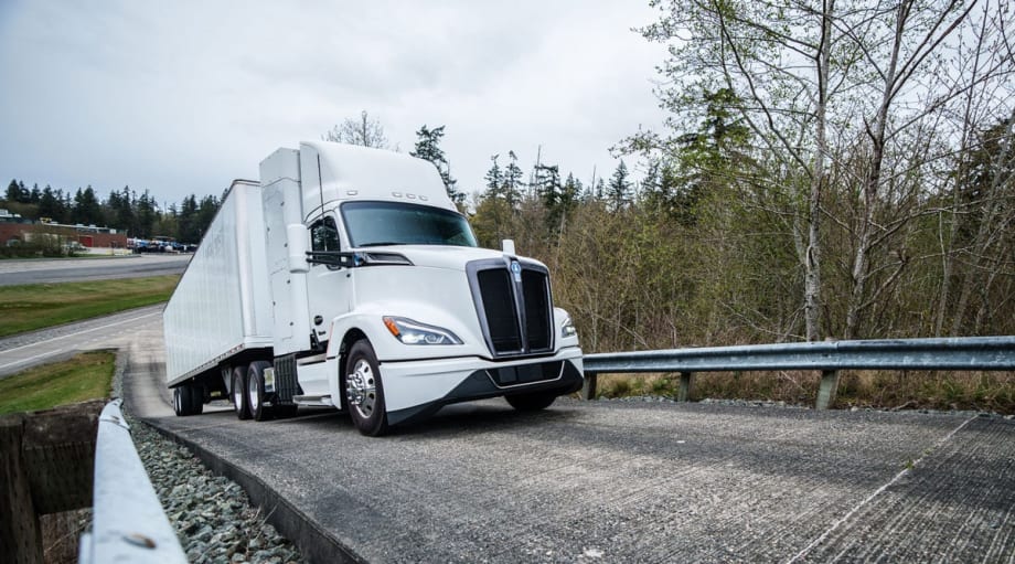 Kenworth, Peterbilt Commercializing Fuel-Cell Electric Trucks