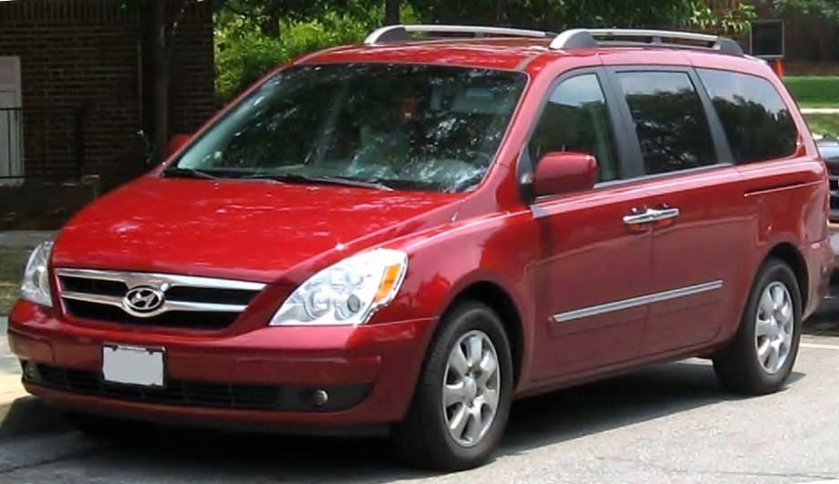 Hyundai Recalls Entourage Minivans for Hood Latch