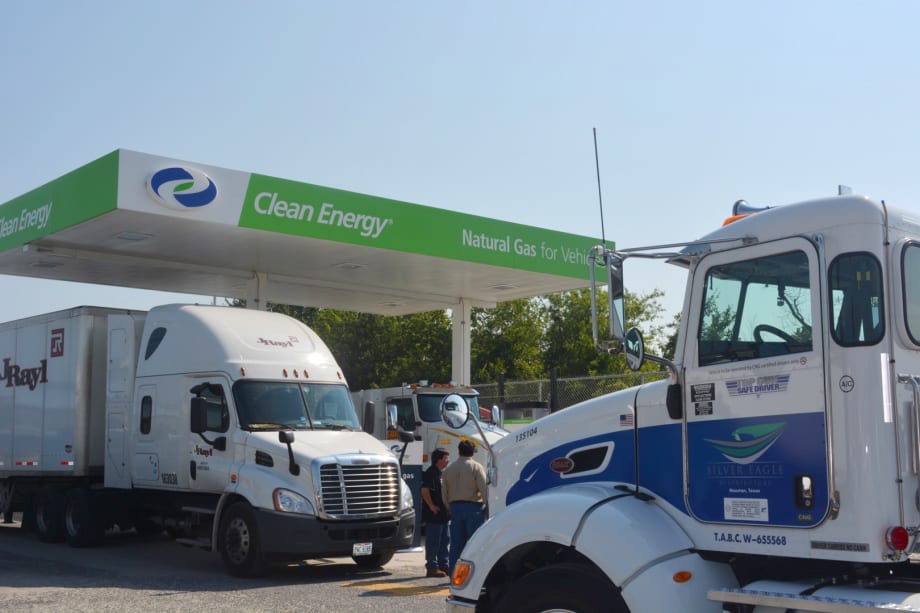 Clean Energy Opens Public CNG Station in Houston