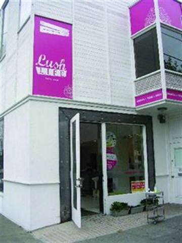 12 Things to Know About Exterior Salon Signage
