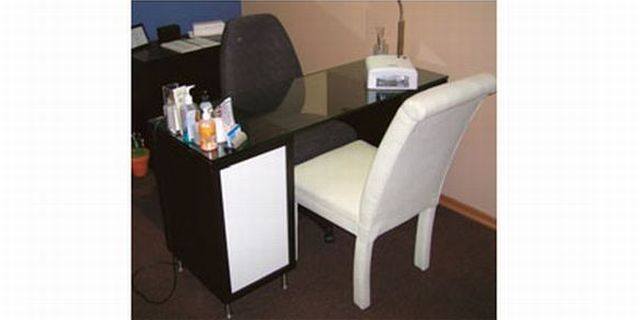 DIY Manicure Table
