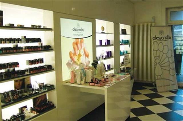 On the Road: Alessandro Intl. Nail and Foot Spa, Dusseldorf, Germany
