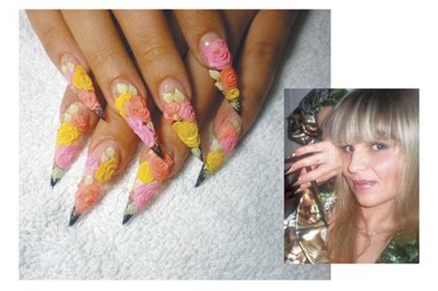 3-D Roses Adorn Winning Nail Art Design