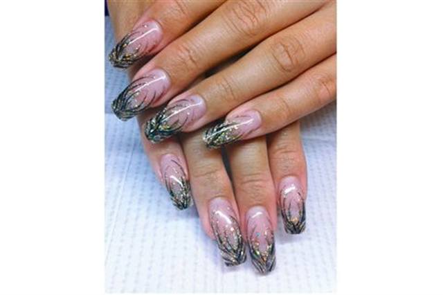 Perfect Lines on Gels for Nail Art