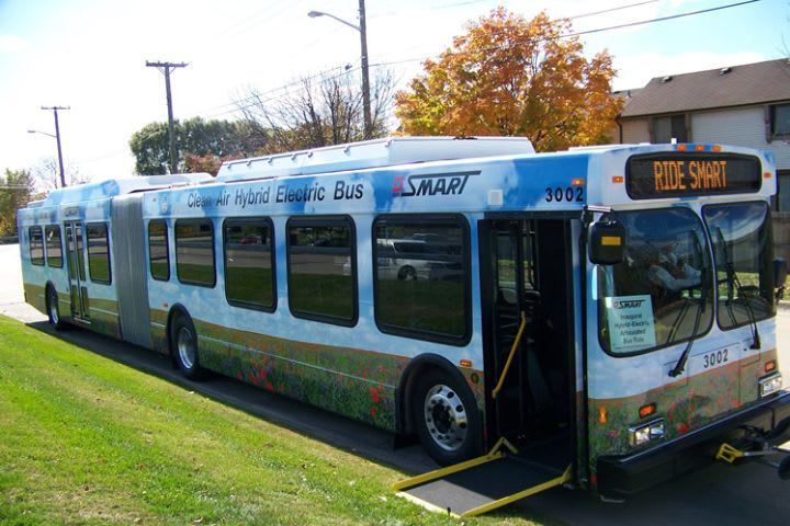 Detroit agency buys hybrid rapid transit buses