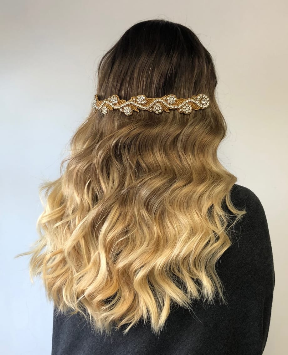 How-To: Glam Hollywood Waves by @noradababneh