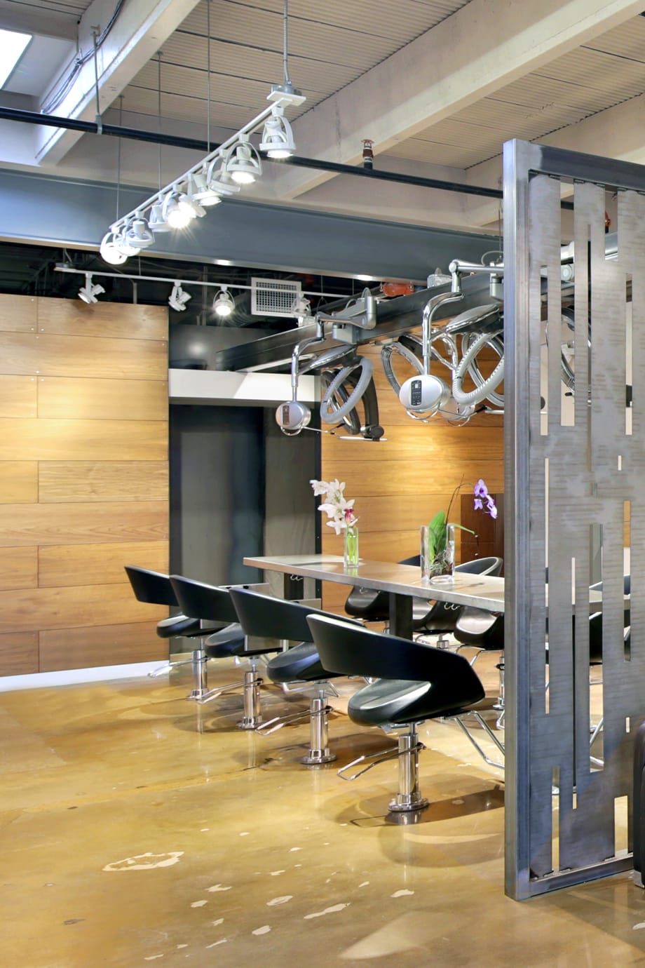 Salon Tour: Dominic Michael Salon