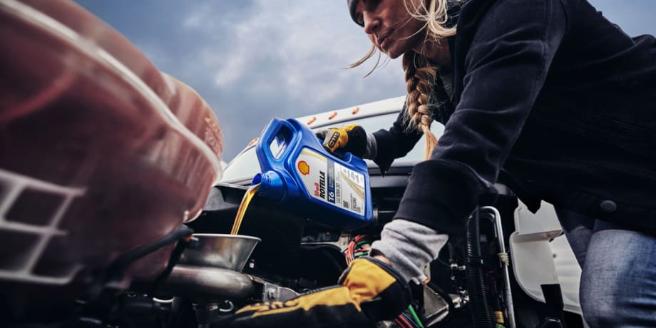 Shell Rotella 10W-30 Full Synthetic Heavy-Duty Engine Oil