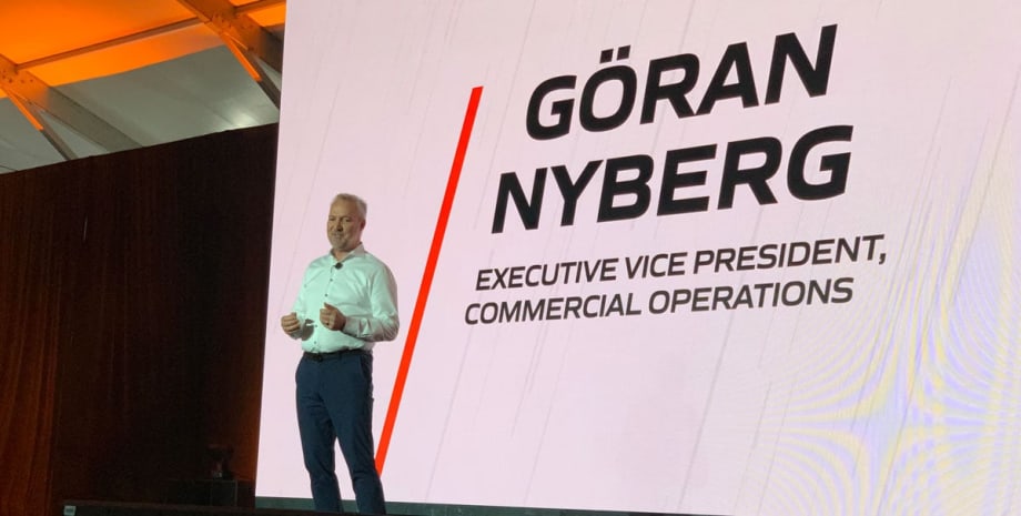 Q&A: Navistar Moving into the Passing Lane