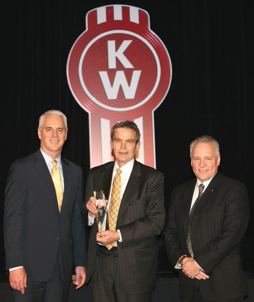 Kenworth Names Truck Enterprises Hagerstown 2013 Parts and Service Dealer of the Year