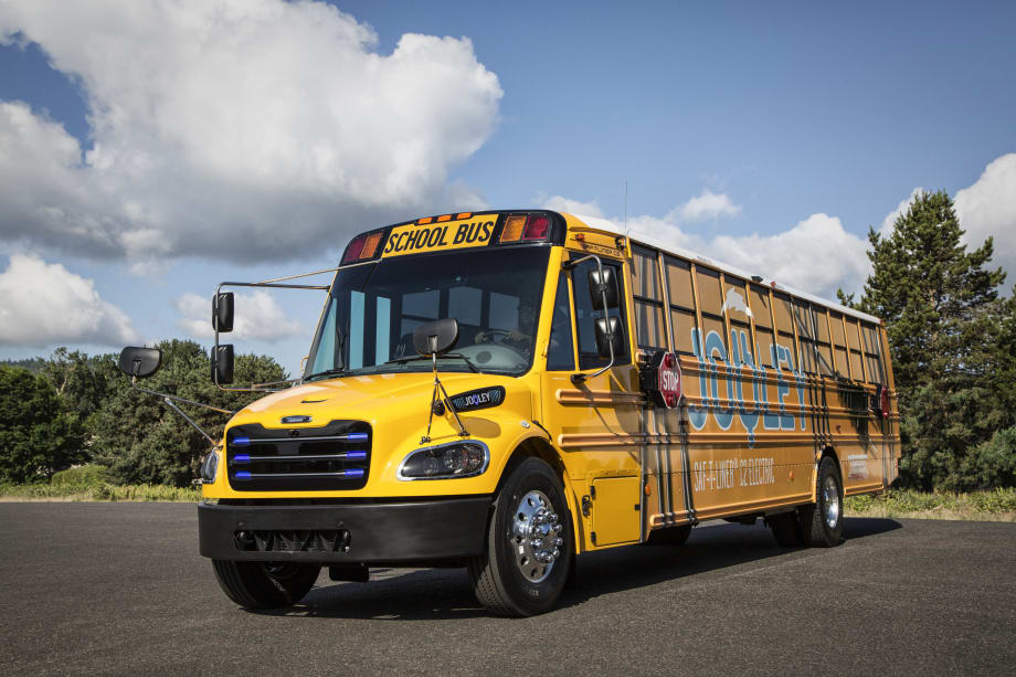 Daimler Subsidiary Delivers 50 Electric School Buses in Virginia