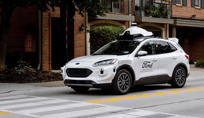 Ford’s Escape Hybrid Will Launch Autonomous Service  