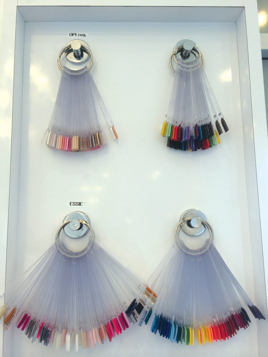 A Cleaner Way to Display Nail Color