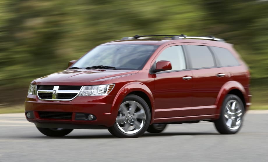 Chrysler Recalls Minivans, SUVs for Ignition Switch