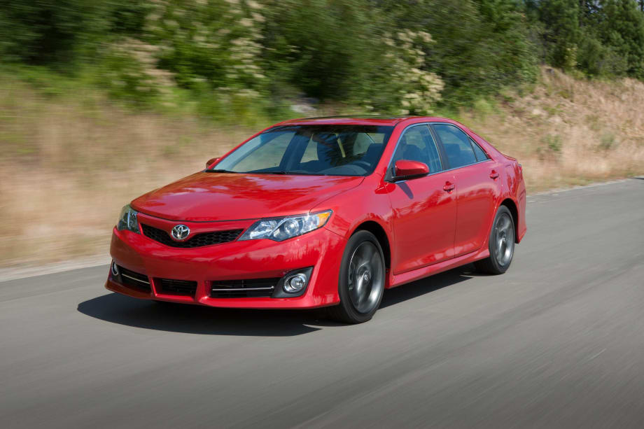 Toyota Unveils 2012-MY Camry and Camry Hybrid
