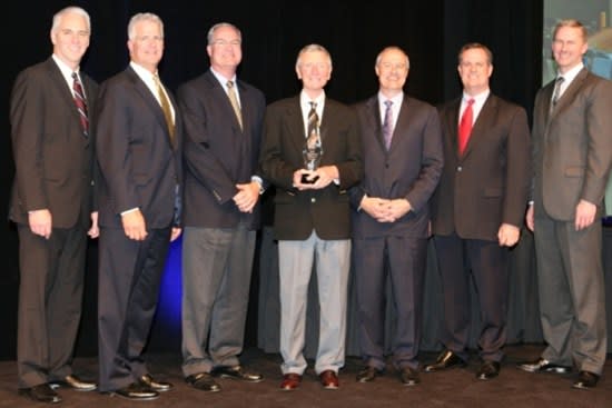 Kenworth Names First PACCAR MX Dealer of Year Award