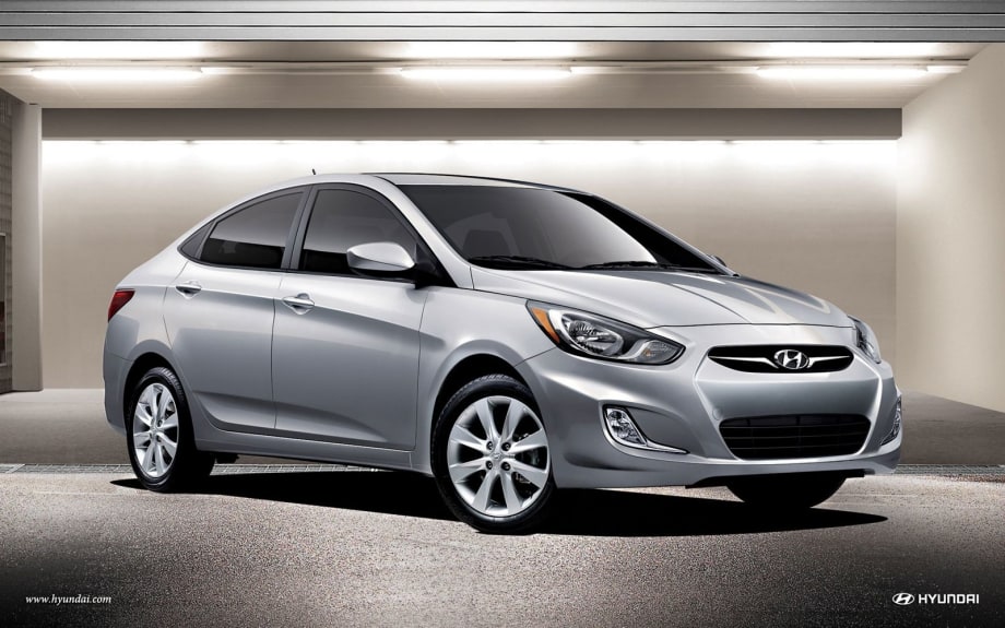 Hyundai Adds New Standard Features to 2013-MY Accent