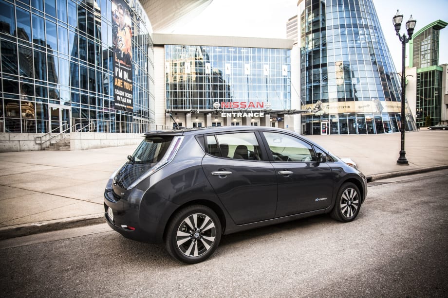 2013 Nissan Leaf Gets IIHS 'Top Safety Pick' Recognition