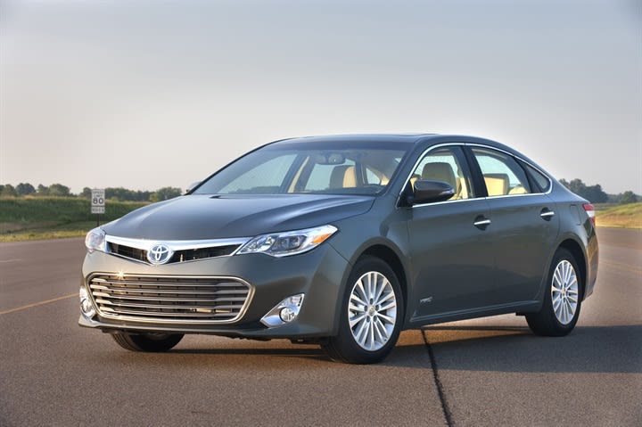2013 Toyota Avalon to Offer Gas, Hybrid Powertrain Choices