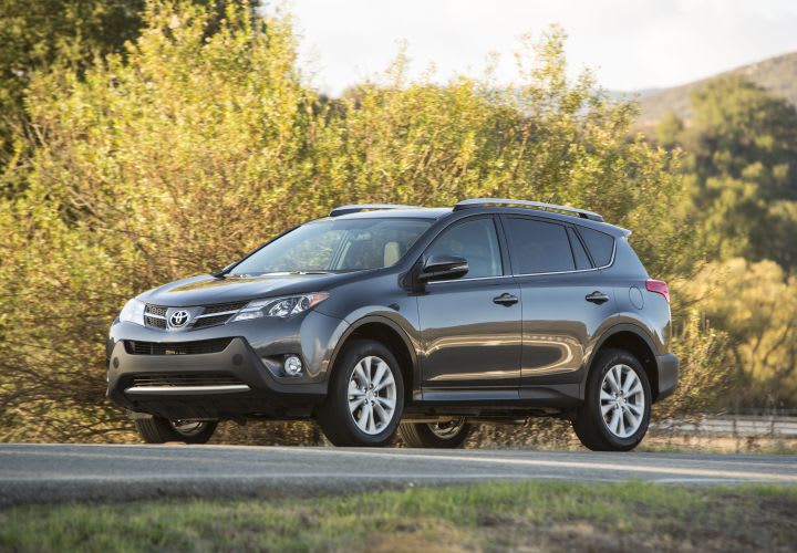 Toyota Adds Back-Up Camera to Camry, RAV4