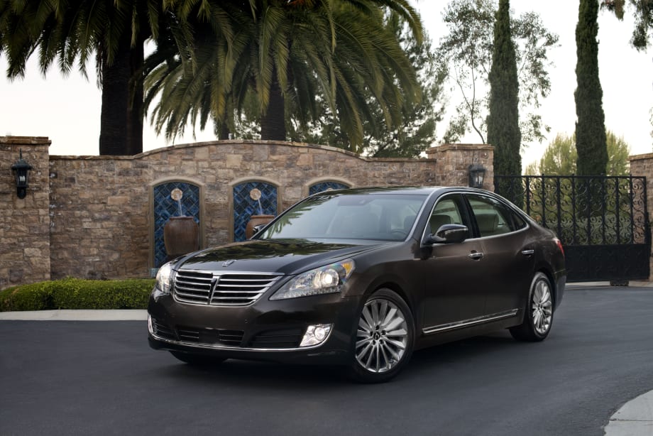 Hyundai Updates Equus’ Exterior and Interior, and Adds Safety and Technology Features, for 2014