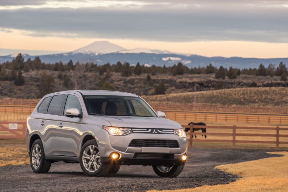 Mitsubishi Details 2014 Outlander Features and Fuel Economy