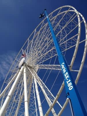 Genie 180-Foot Boom Lift Helps Erect Ferris Wheel