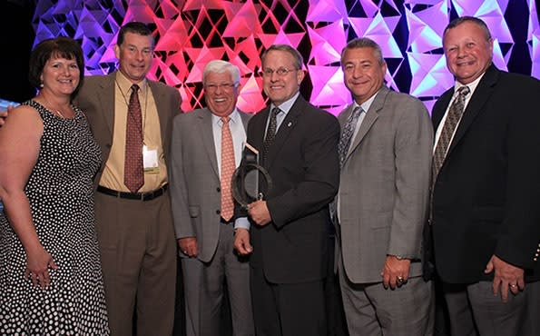 Hackett, Stanton Inducted into NIADA’s Ring of Honor