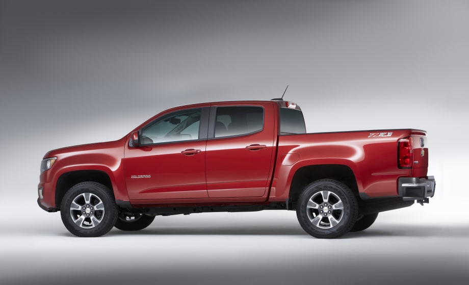 GM Recalls Mid-Size Pickups for Air Bags